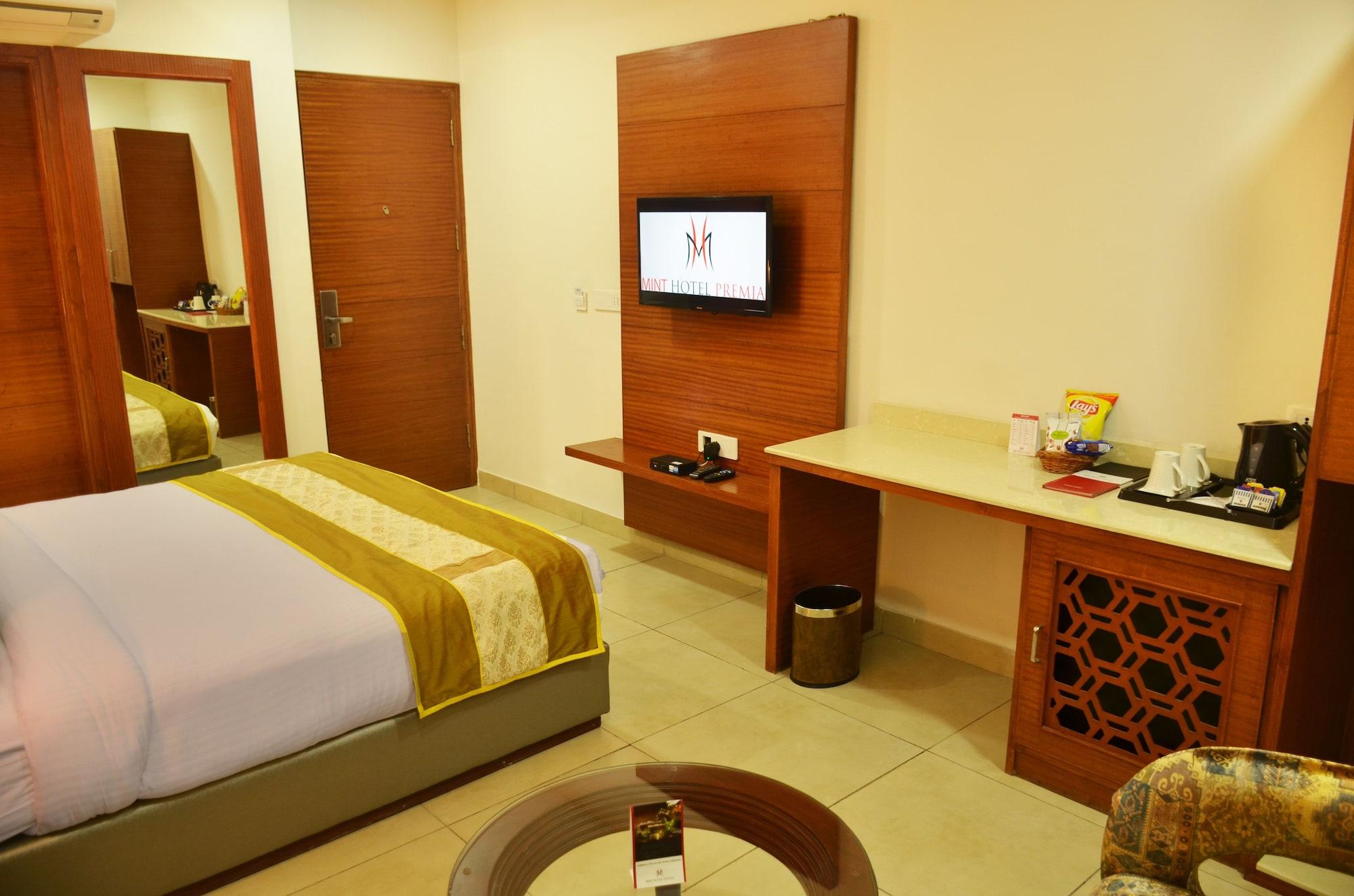 Mint Hotel Premia Chandigarh, Zirakpur Exterior foto