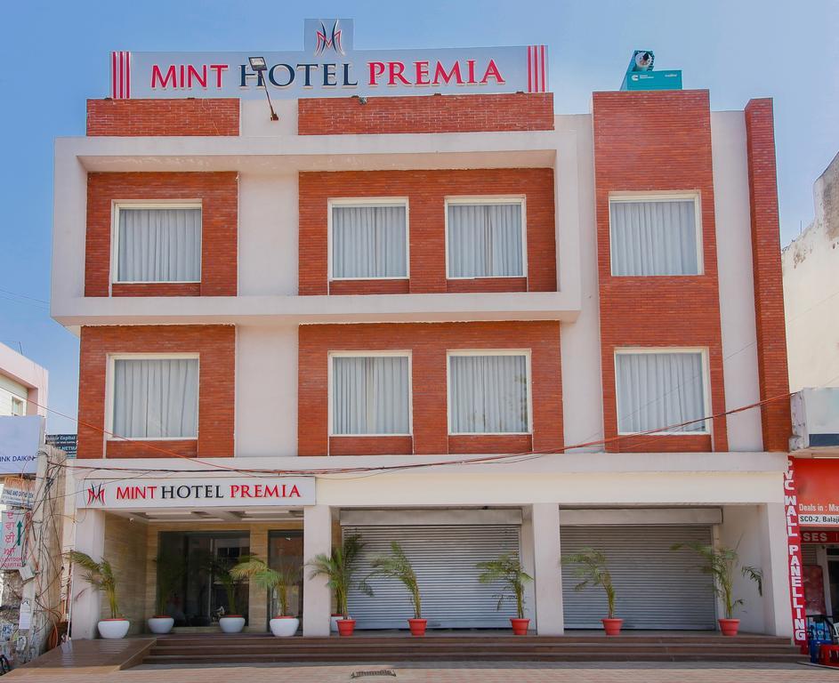 Mint Hotel Premia Chandigarh, Zirakpur Exterior foto