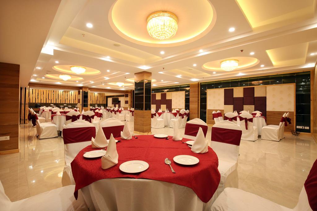 Mint Hotel Premia Chandigarh, Zirakpur Exterior foto