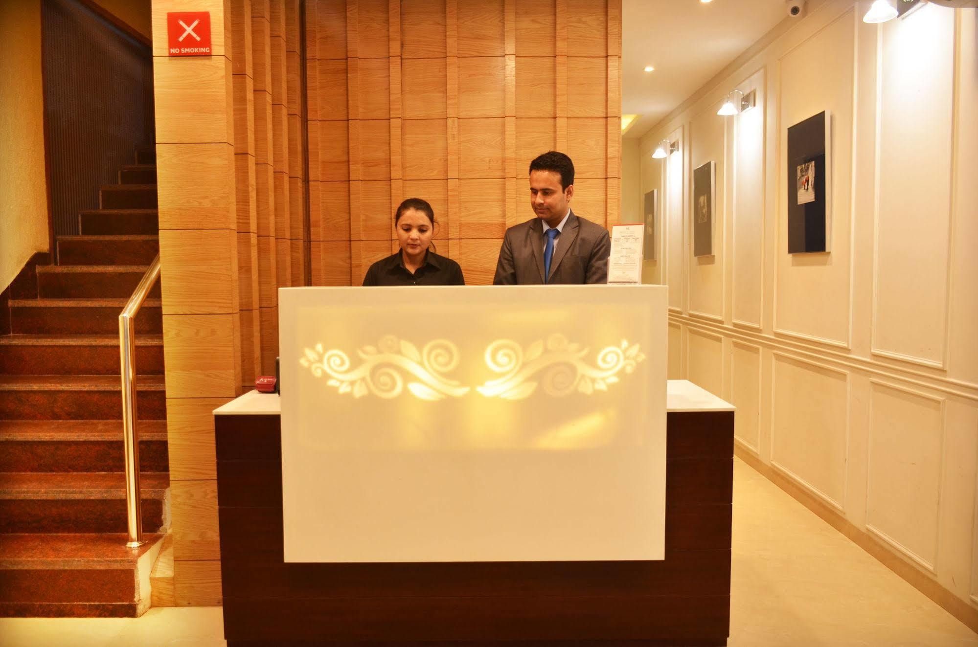 Mint Hotel Premia Chandigarh, Zirakpur Exterior foto