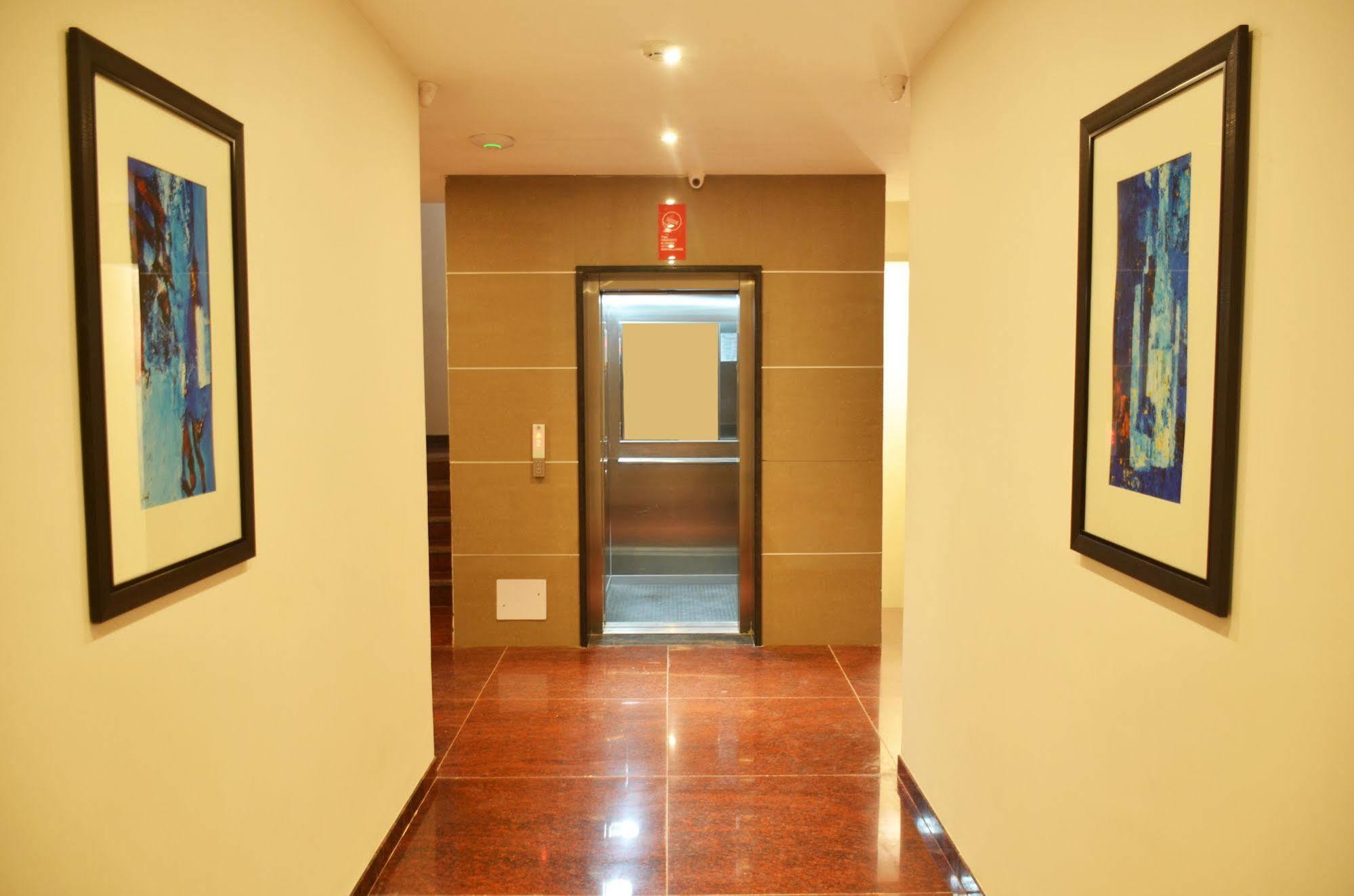 Mint Hotel Premia Chandigarh, Zirakpur Exterior foto