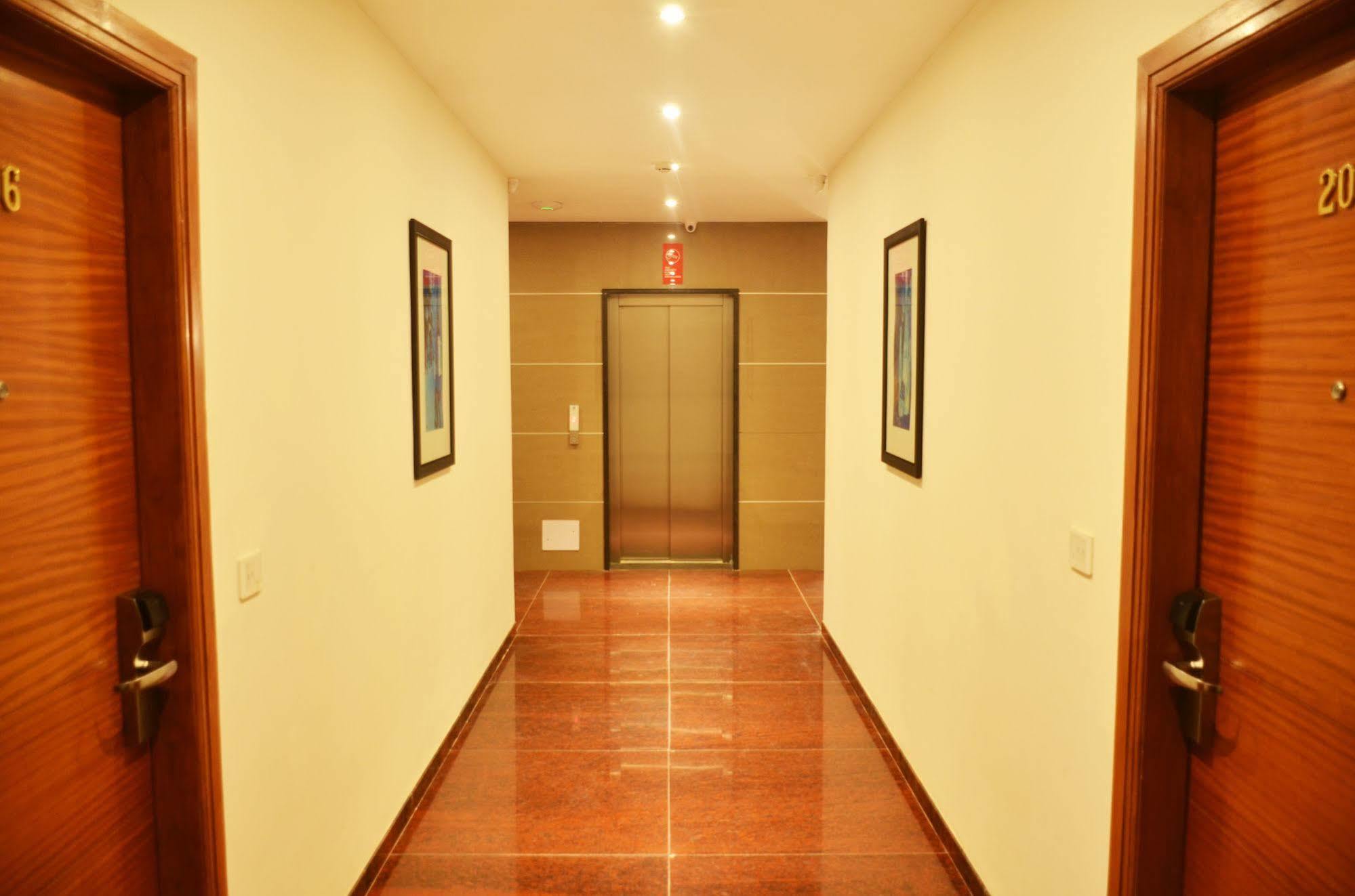 Mint Hotel Premia Chandigarh, Zirakpur Exterior foto